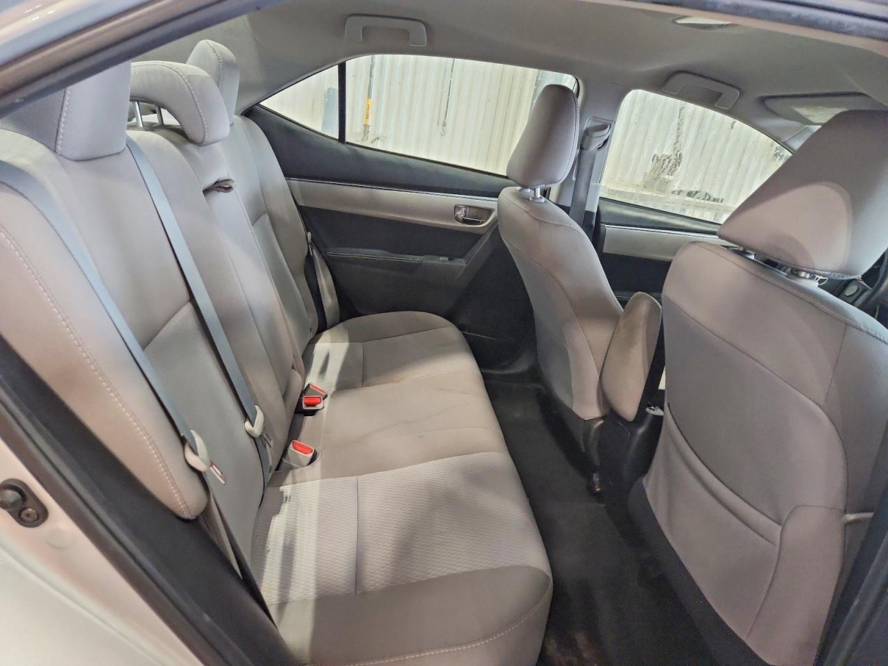 2016 TOYOTA COROLLA L photo 10
