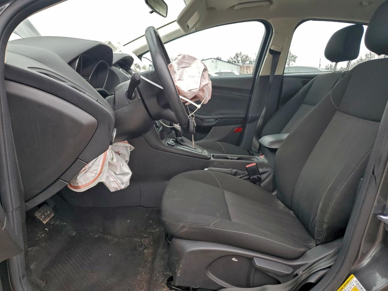 2018 FORD FOCUS SE photo 7