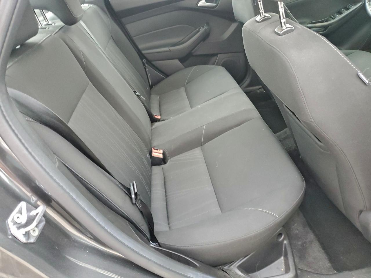 2018 FORD FOCUS SE photo 10