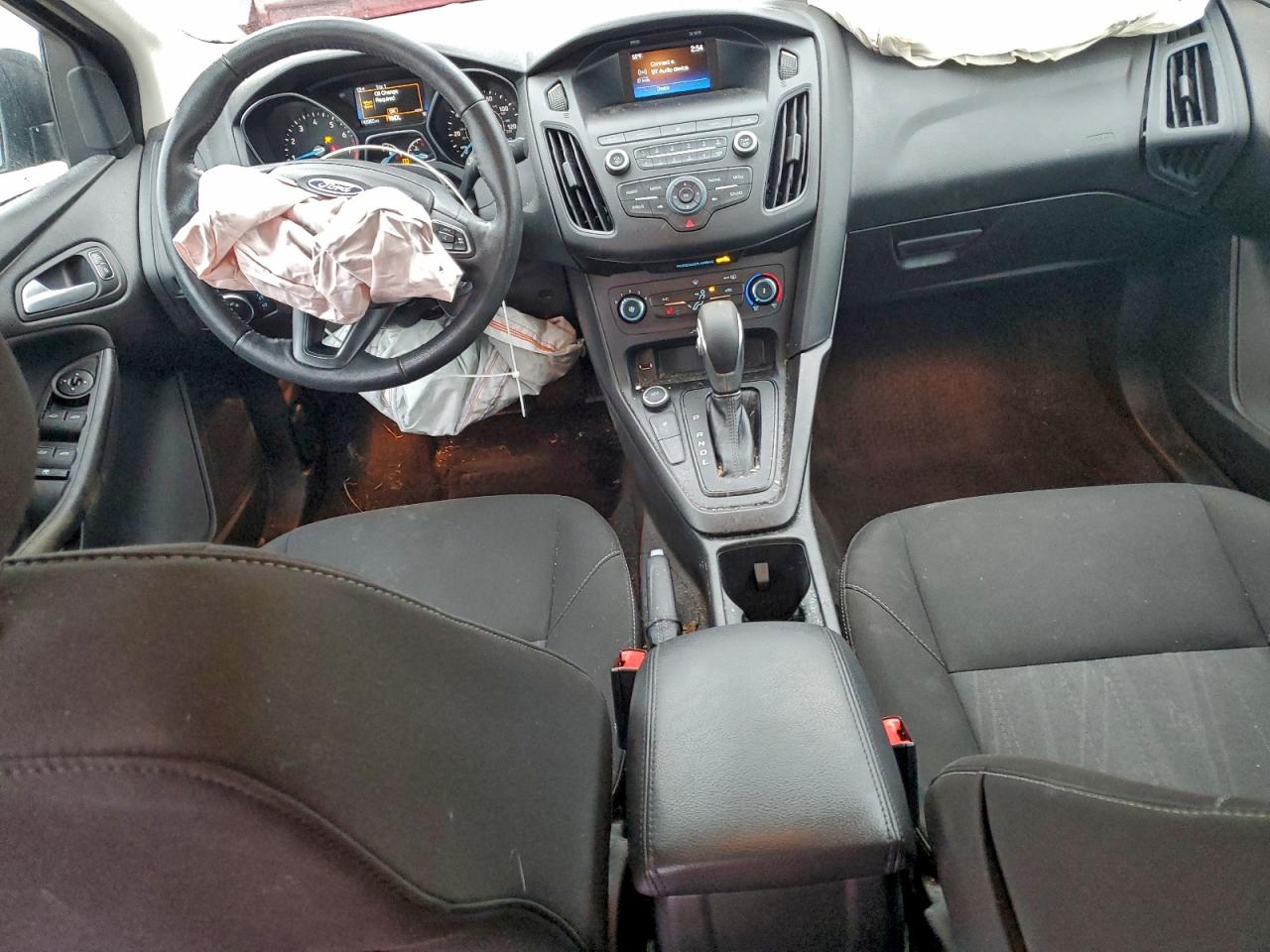 2018 FORD FOCUS SE photo 8