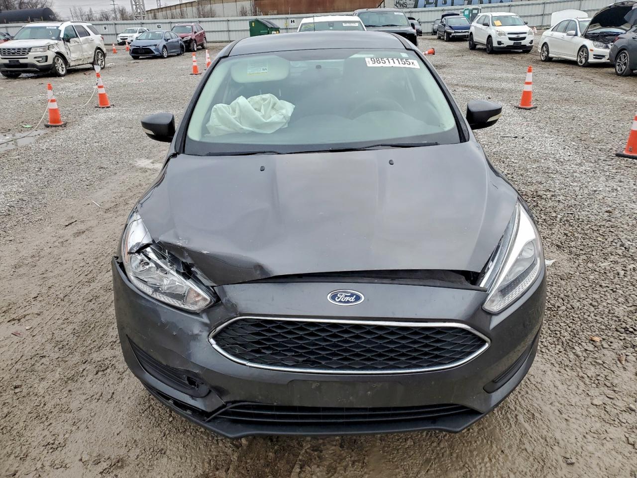 2018 FORD FOCUS SE photo 5