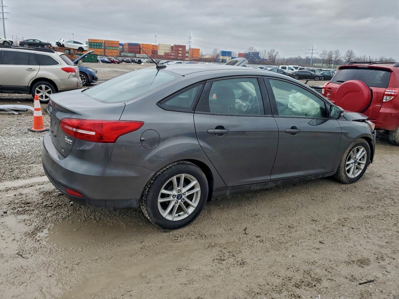 2018 FORD FOCUS SE photo 3