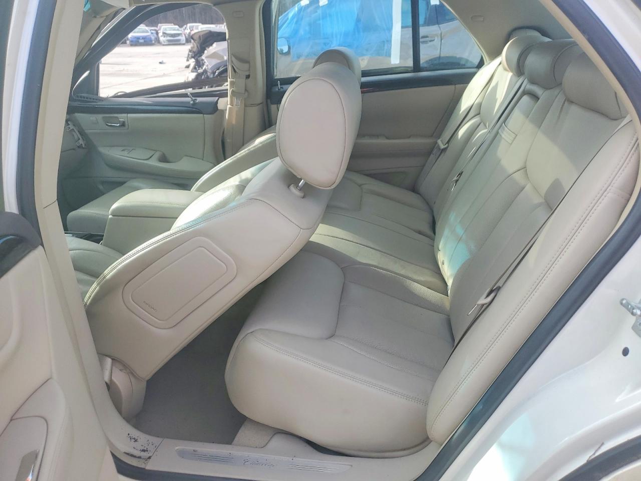 2008 CADILLAC DTS photo 10