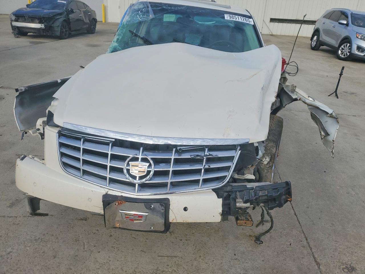 2008 CADILLAC DTS photo 11