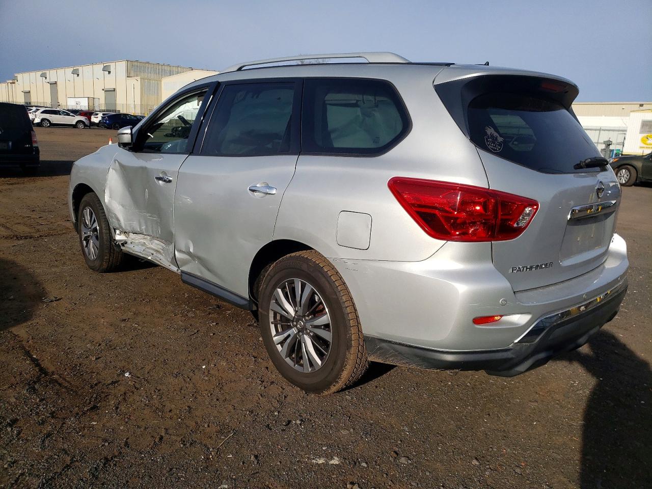 2017 NISSAN PATHFINDER S photo 2