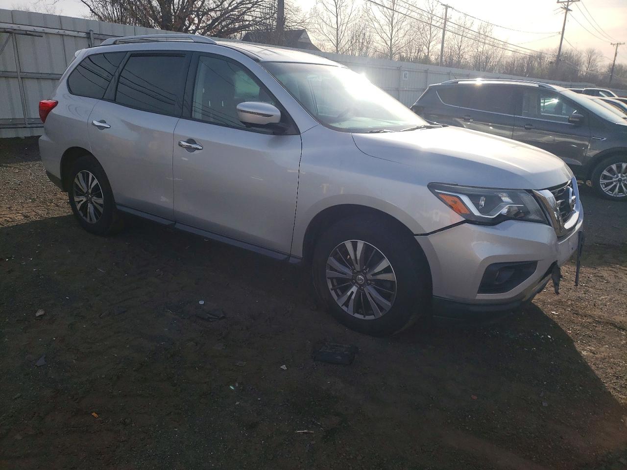2017 NISSAN PATHFINDER S photo 4