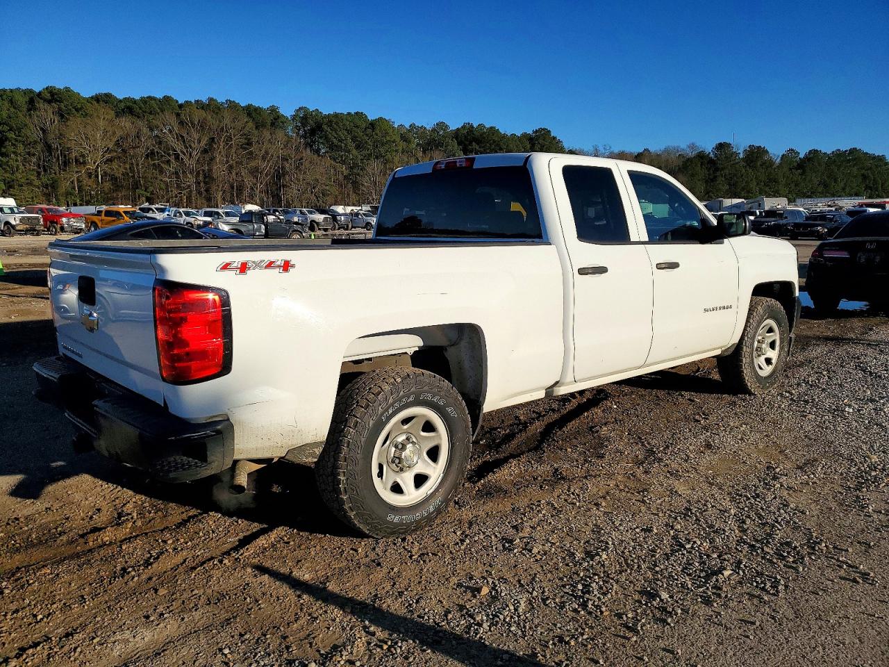 2017 CHEVROLET SILVERADO K1500 photo 3