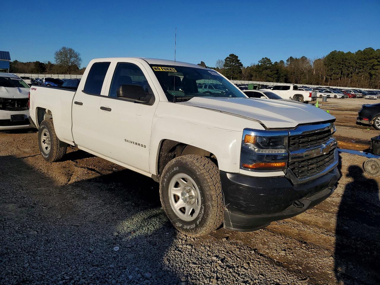 2017 CHEVROLET SILVERADO K1500 photo 4