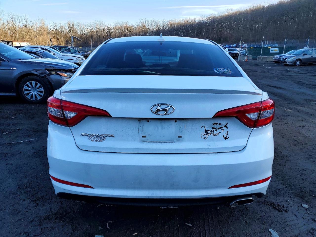 2015 HYUNDAI SONATA SE photo 16