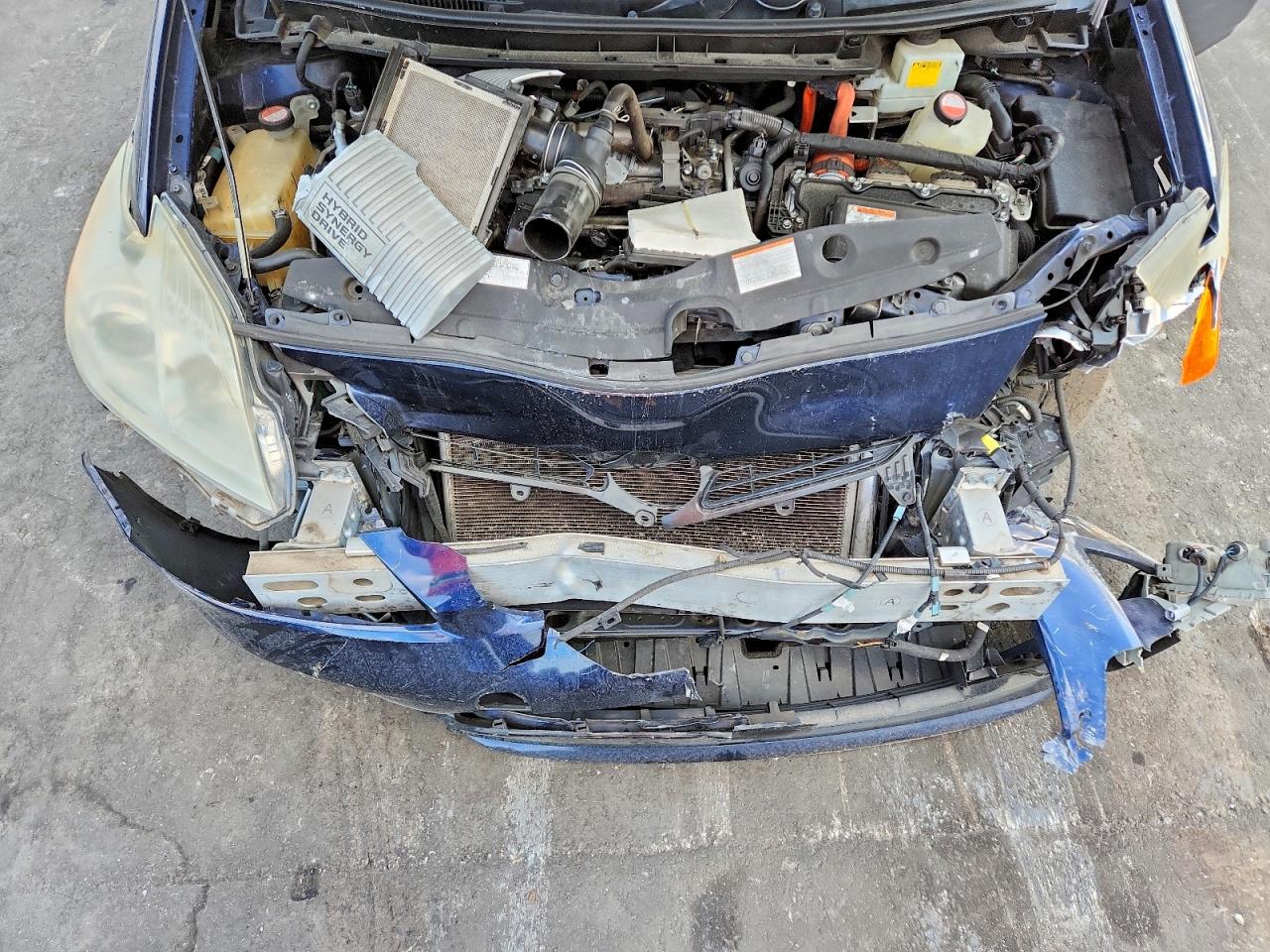 2015 TOYOTA PRIUS photo 31