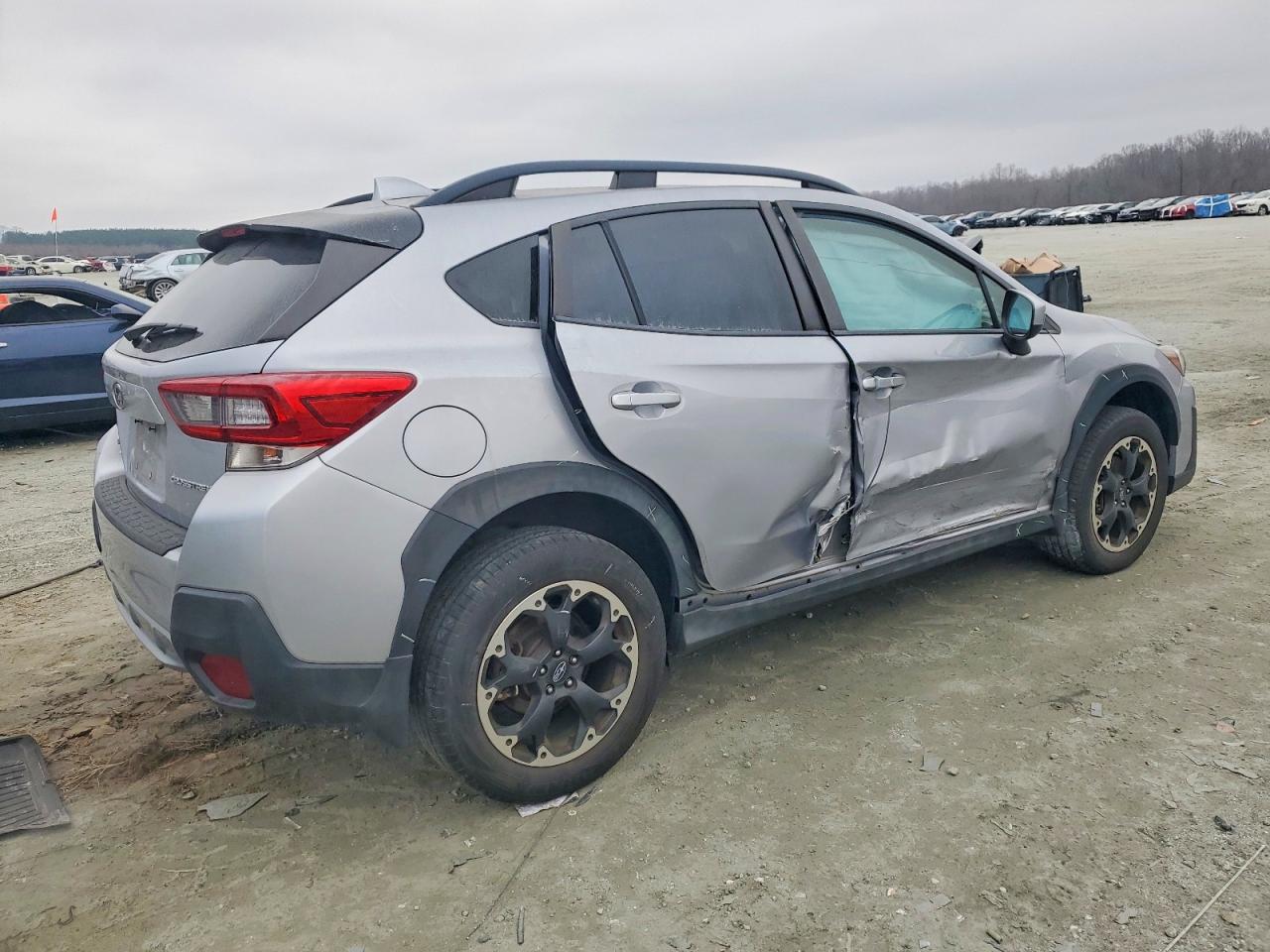 2021 SUBA CROSSTREK photo 3