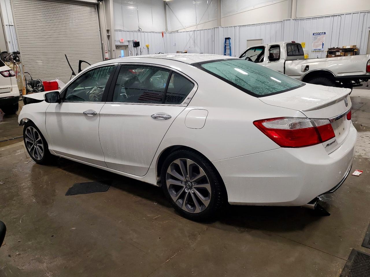 2015 HONDA ACCORD SPORT photo 2