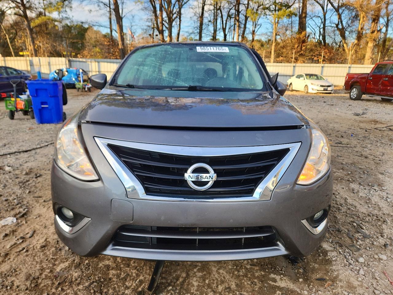 2019 NISSAN VERSA S photo 5