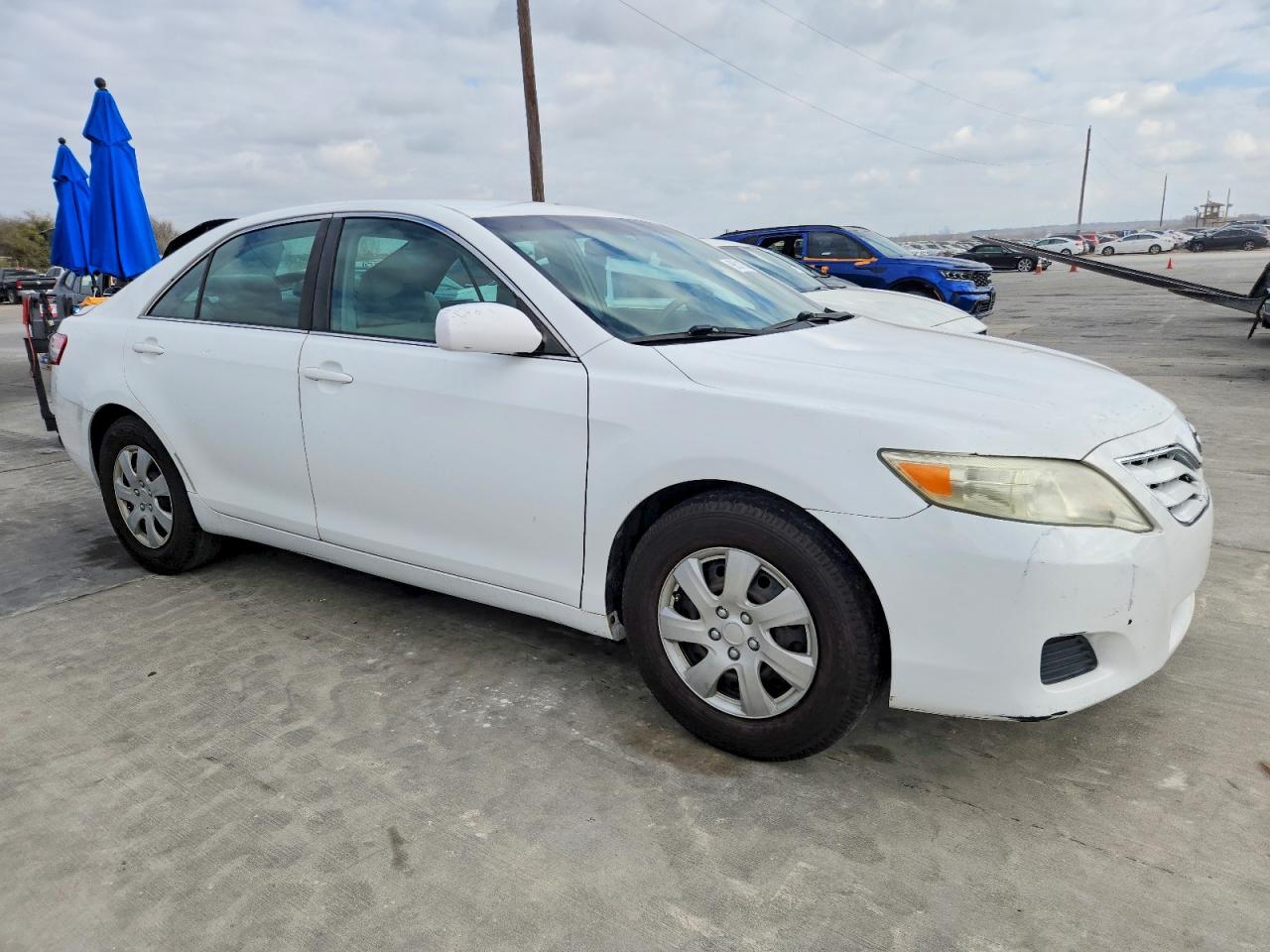 2010 TOYOTA CAMRY BASE photo 7