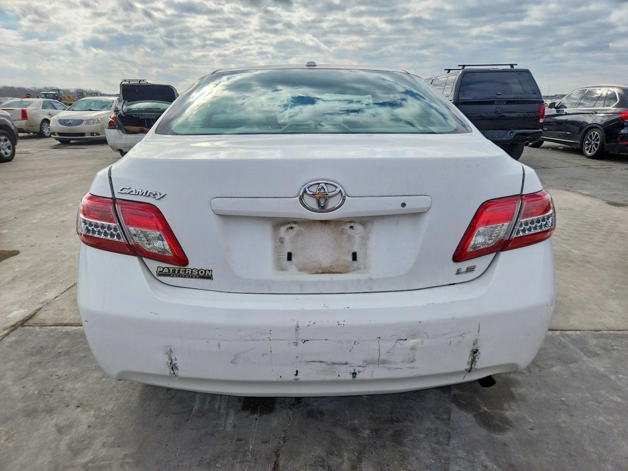 2010 TOYOTA CAMRY BASE photo 11