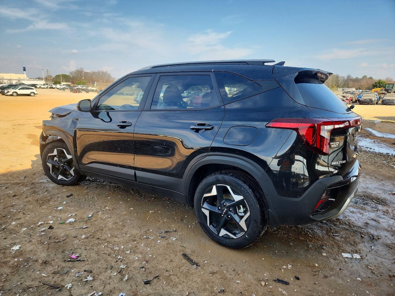 2025 KIA SELTOS S photo 2