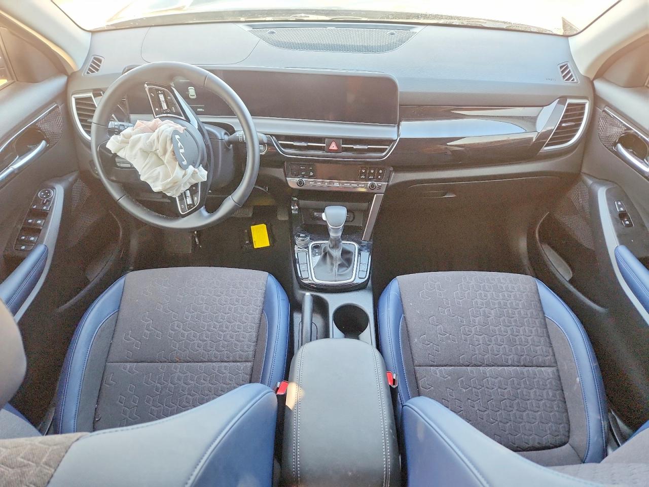 2025 KIA SELTOS S photo 8