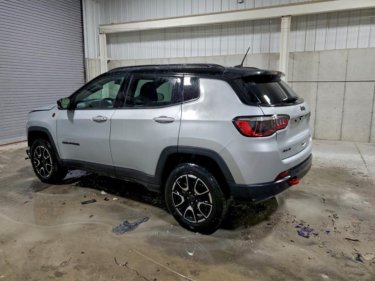 2025 JEEP COMPASS TRAILHAWK photo 2
