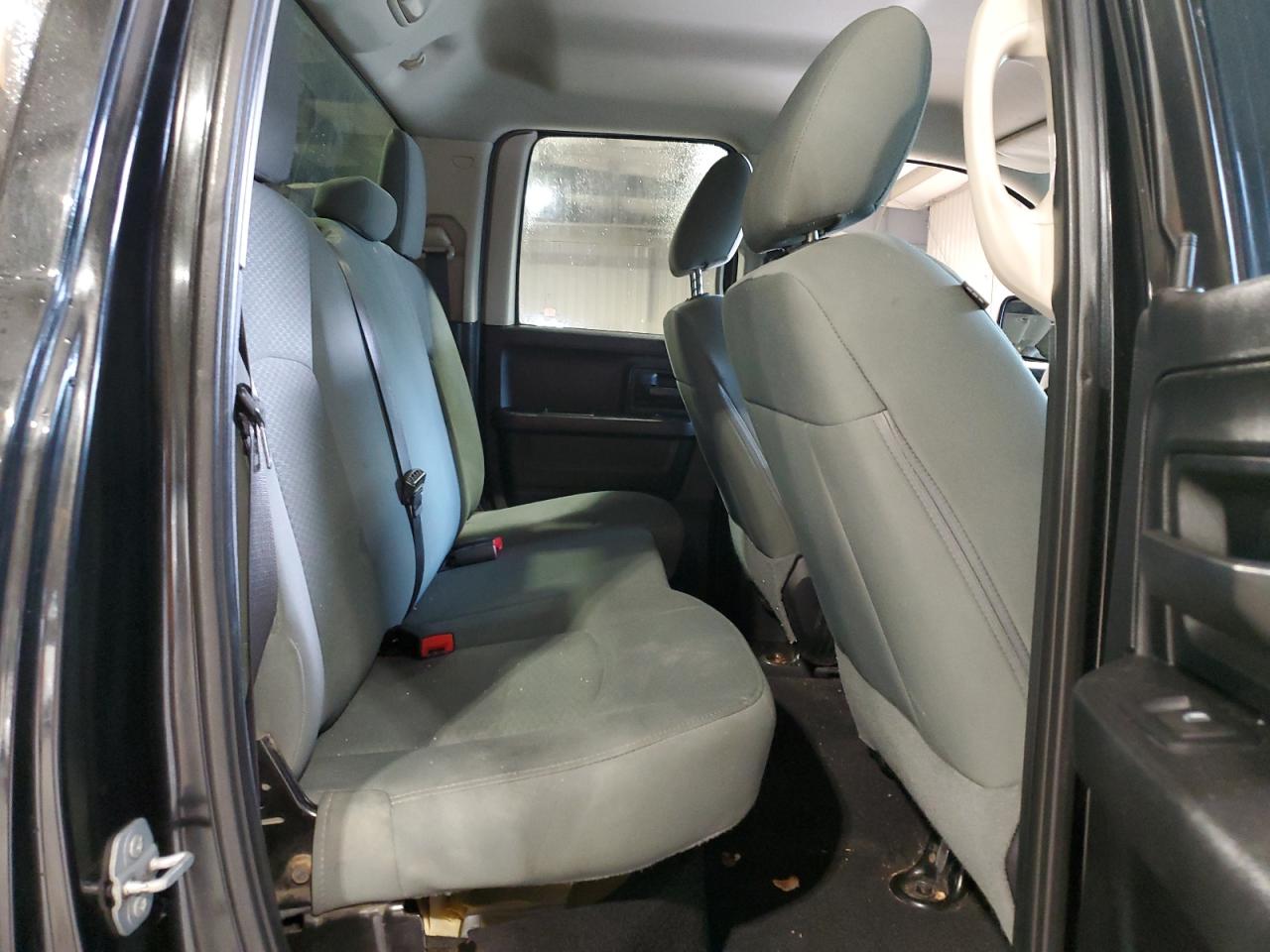 2015 RAM 1500 ST photo 10