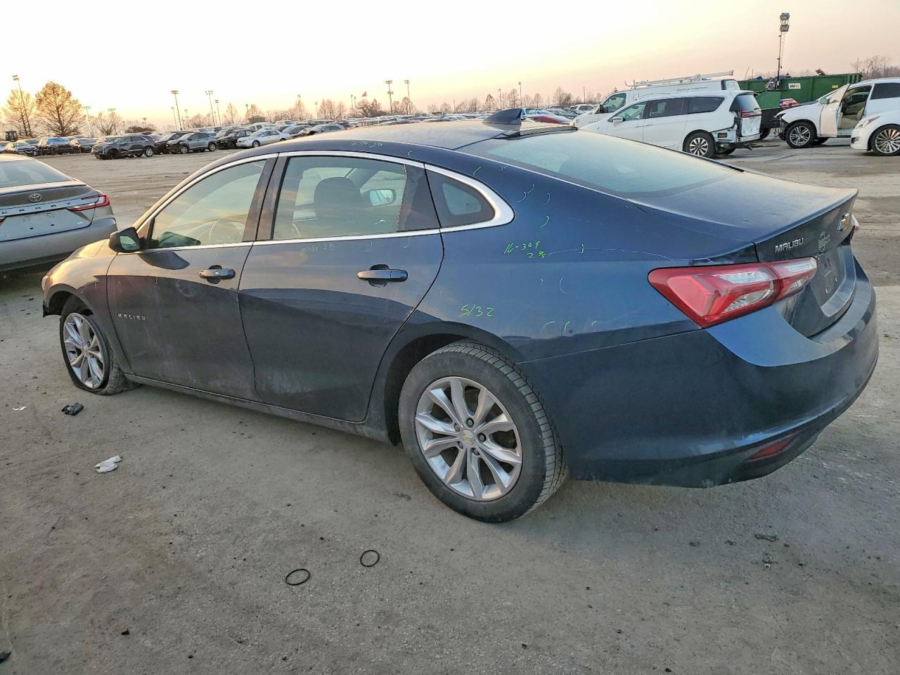 2020 CHEVROLET MALIBU LT photo 3