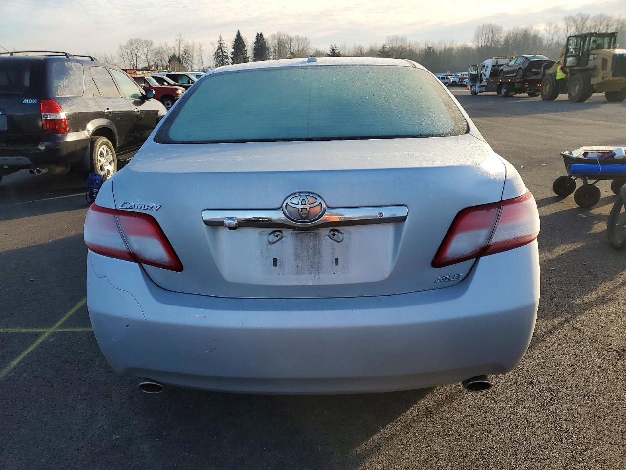 2011 TOYOTA CAMRY SE photo 6