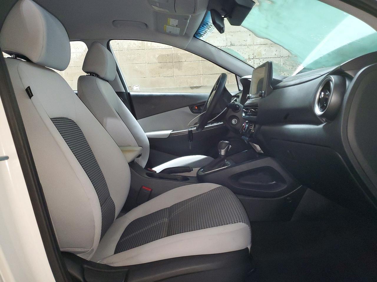 2022 HYUNDAI KONA SEL photo 7