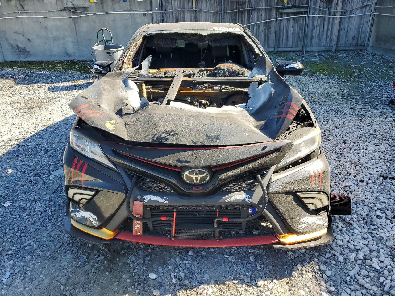 2019 TOYOTA CAMRY SE photo 9