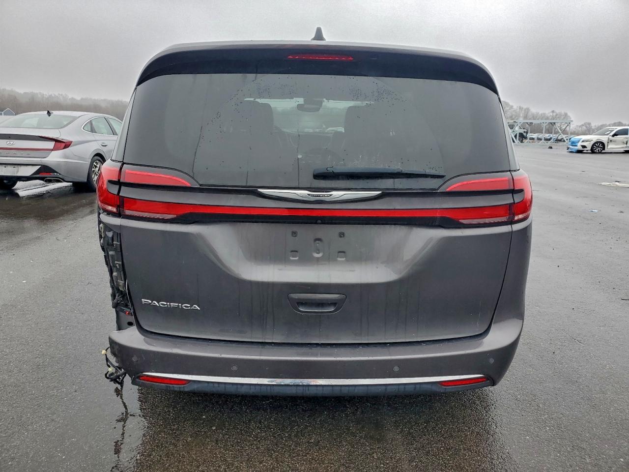 2023 CHRYSLER PACIFICA TOURING L photo 6