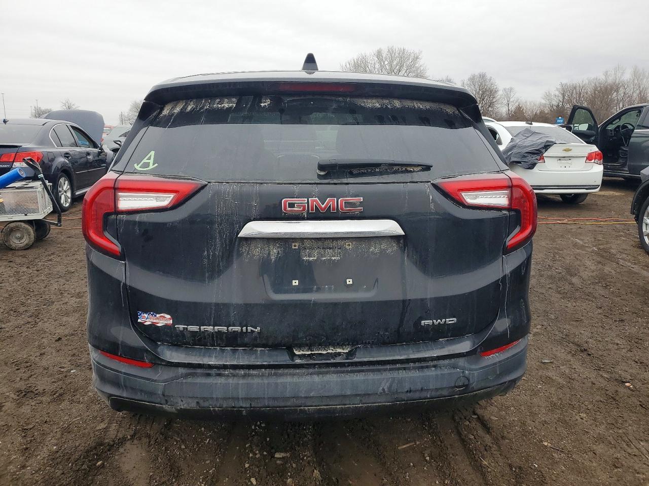 2024 GMC TERRAIN SLE photo 16