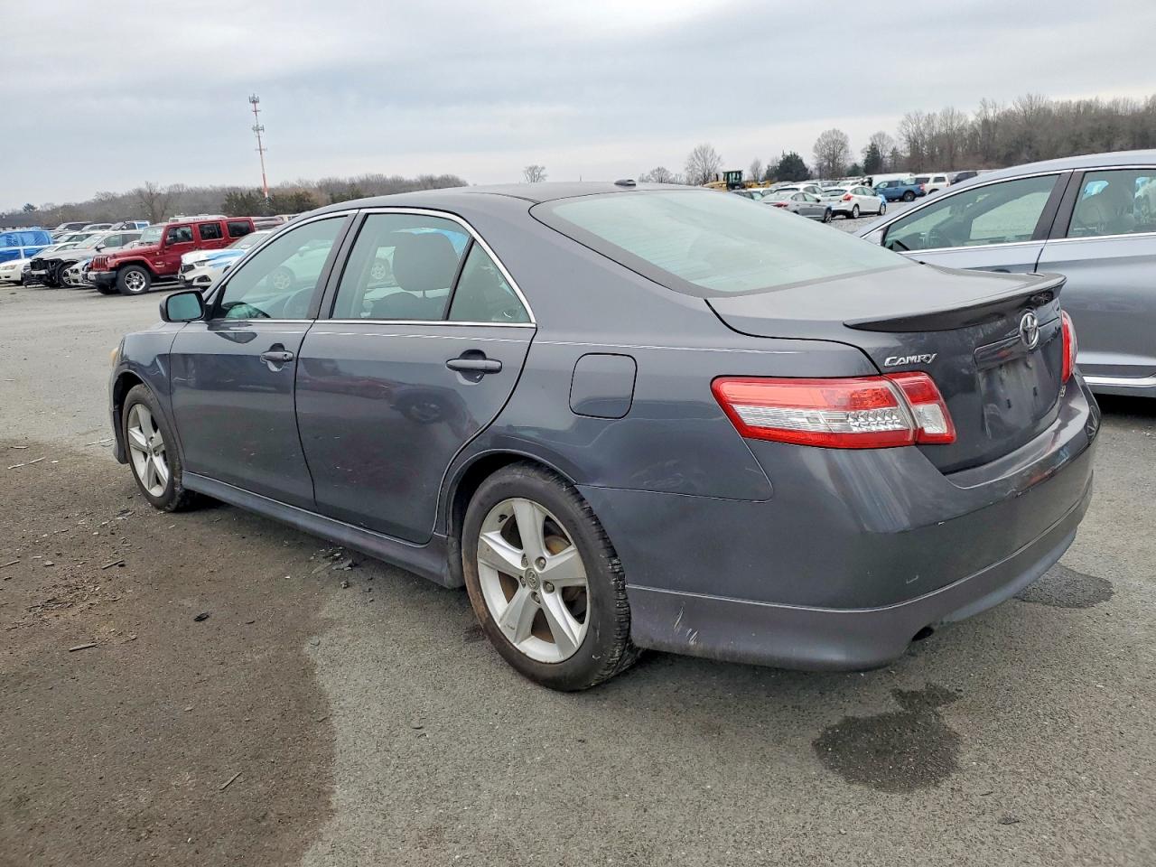 2011 TOYOTA CAMRY BASE photo 5