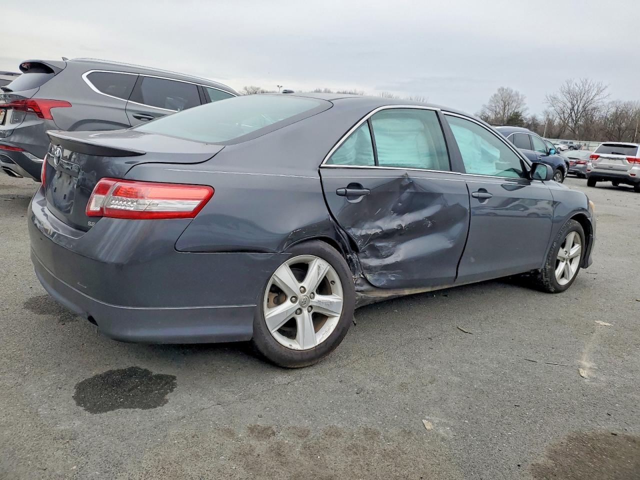 2011 TOYOTA CAMRY BASE photo 9