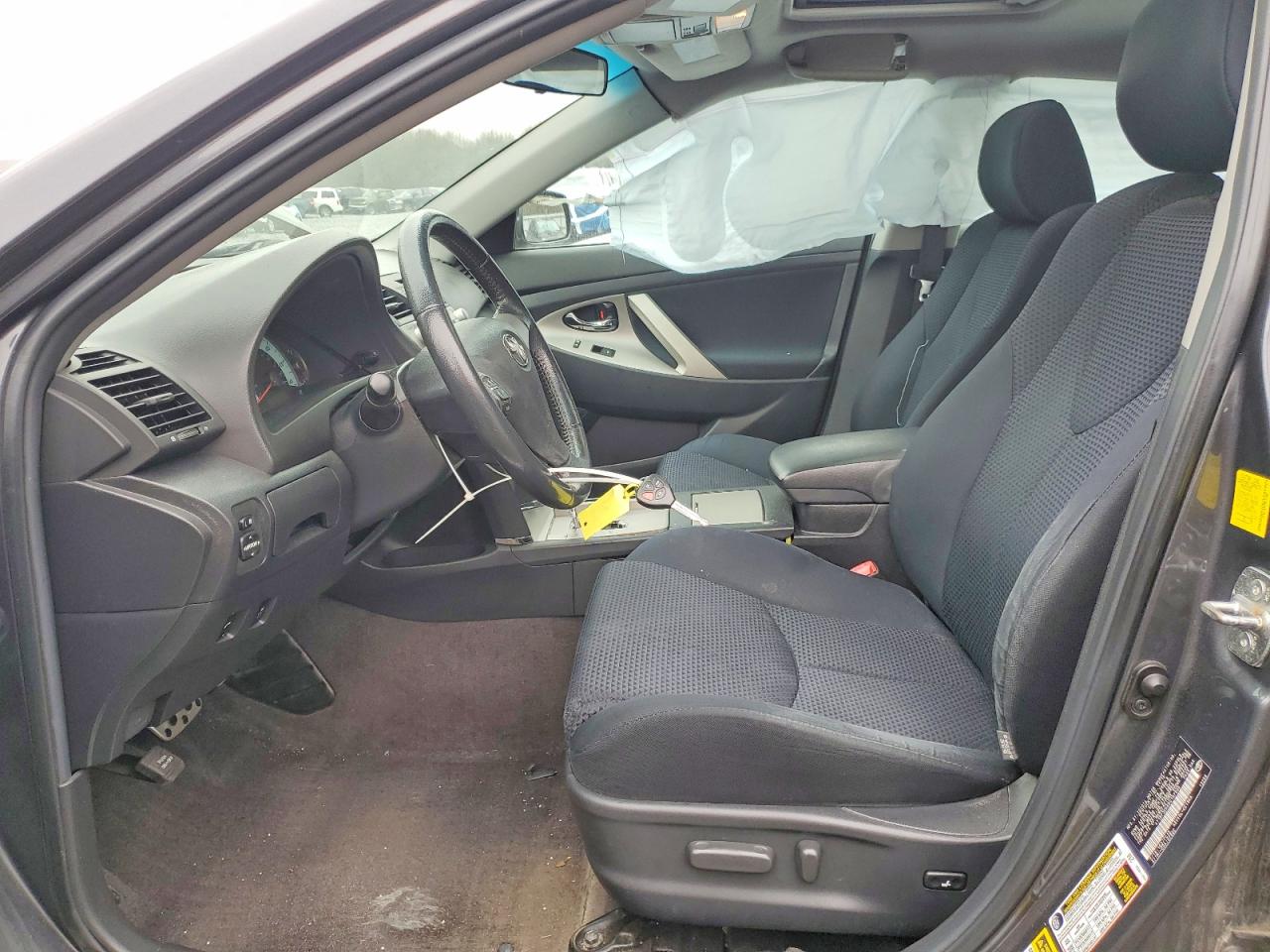 2011 TOYOTA CAMRY BASE photo 25