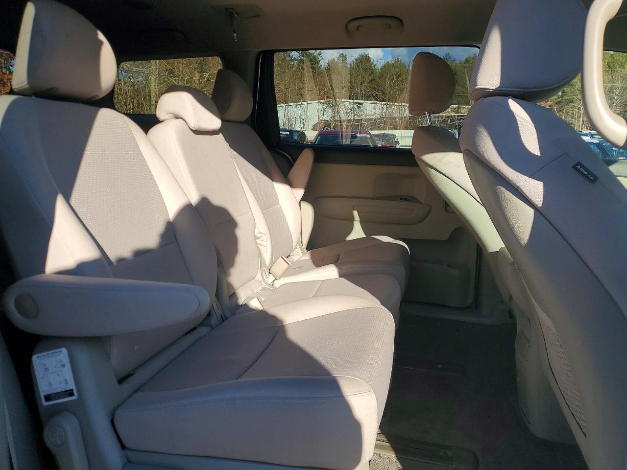 2017 KIA SEDONA LX photo 21