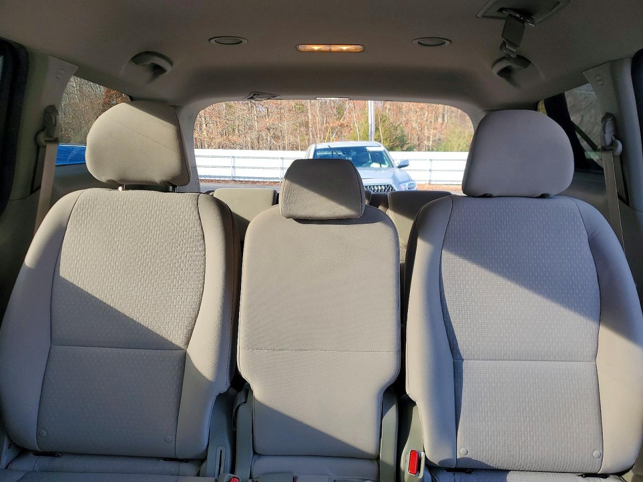2017 KIA SEDONA LX photo 19