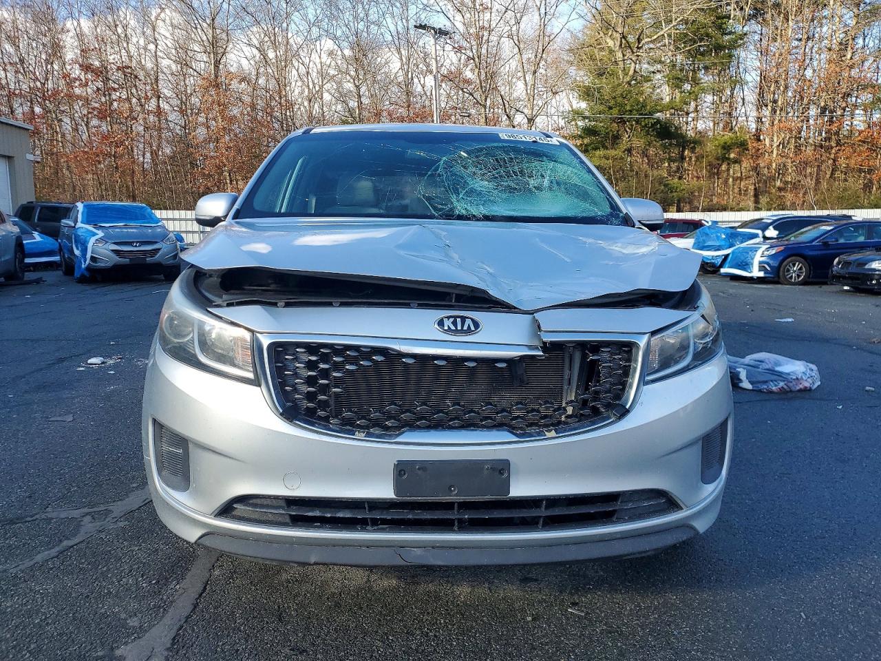 2017 KIA SEDONA LX photo 9