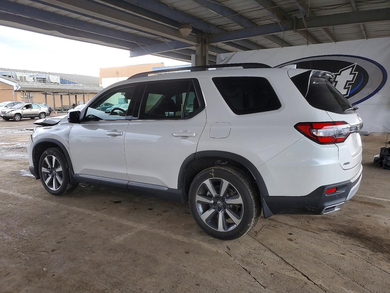 2025 HONDA PILOT TOURING photo 2