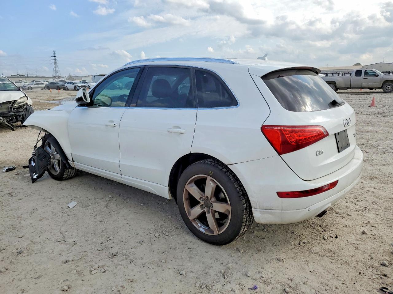 2011 AUDI Q5 PREMIUM PLUS photo 3