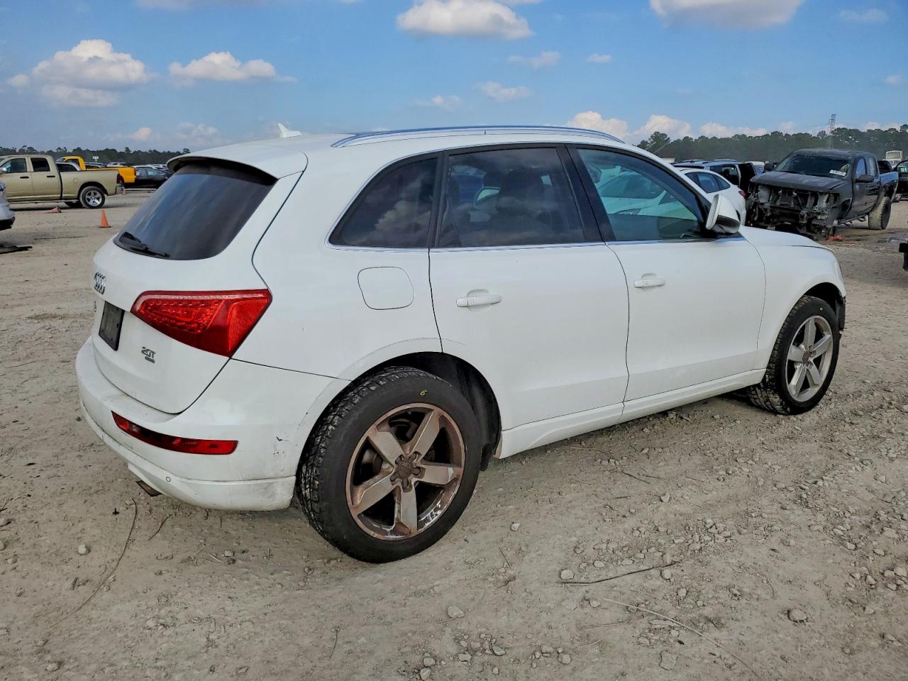 2011 AUDI Q5 PREMIUM PLUS photo 5