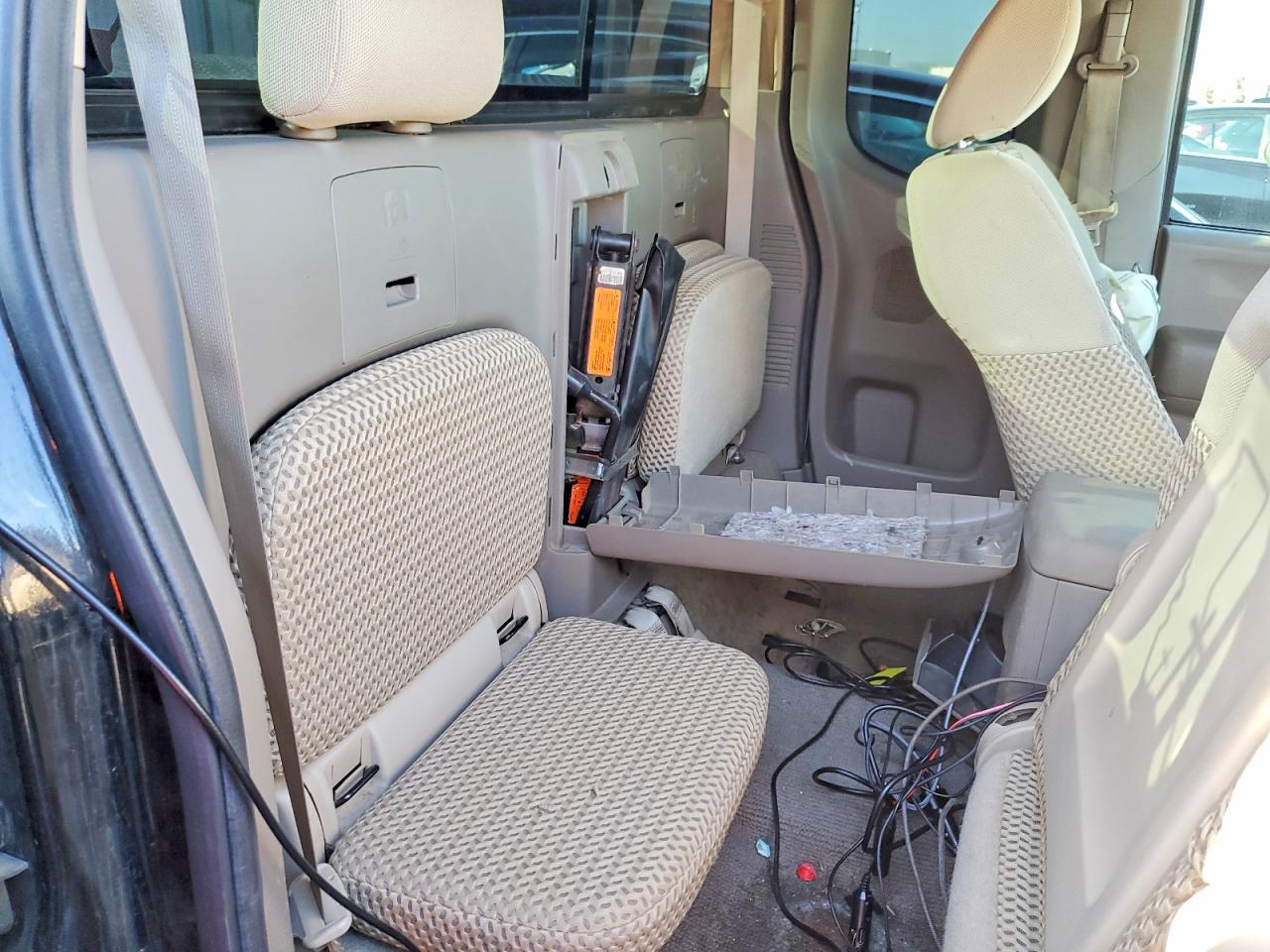 2011 NISSAN FRONTIER SV photo 10