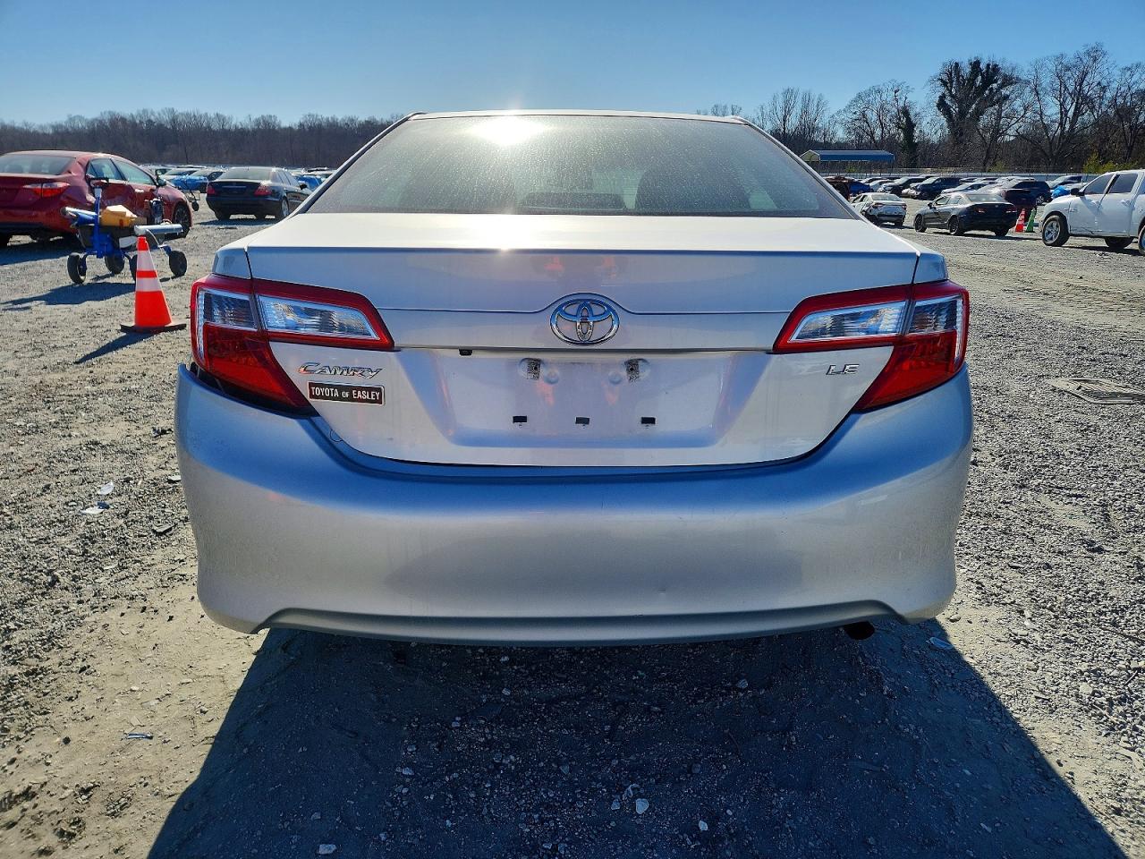 2014 TOYOTA CAMRY L photo 16