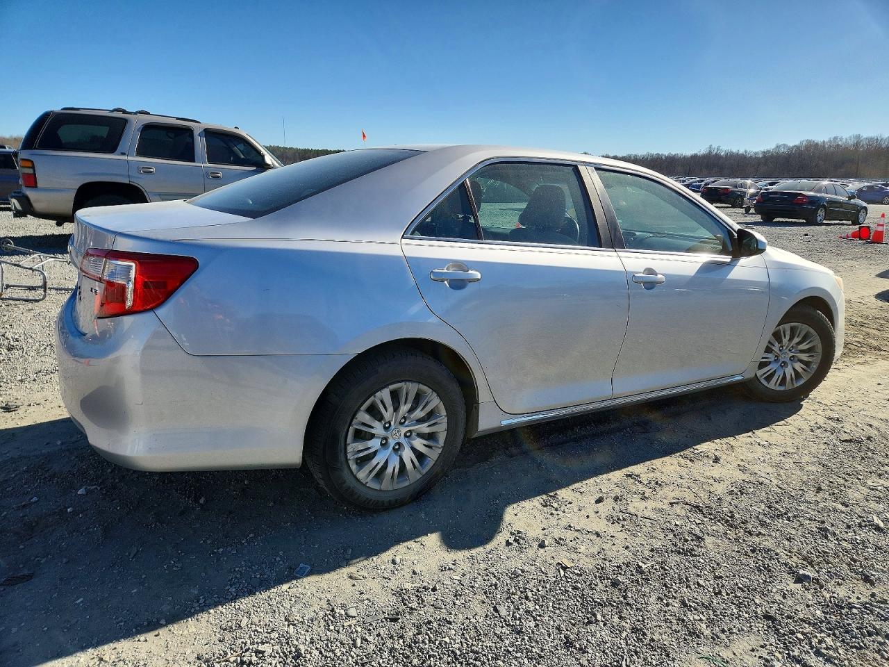 2014 TOYOTA CAMRY L photo 7