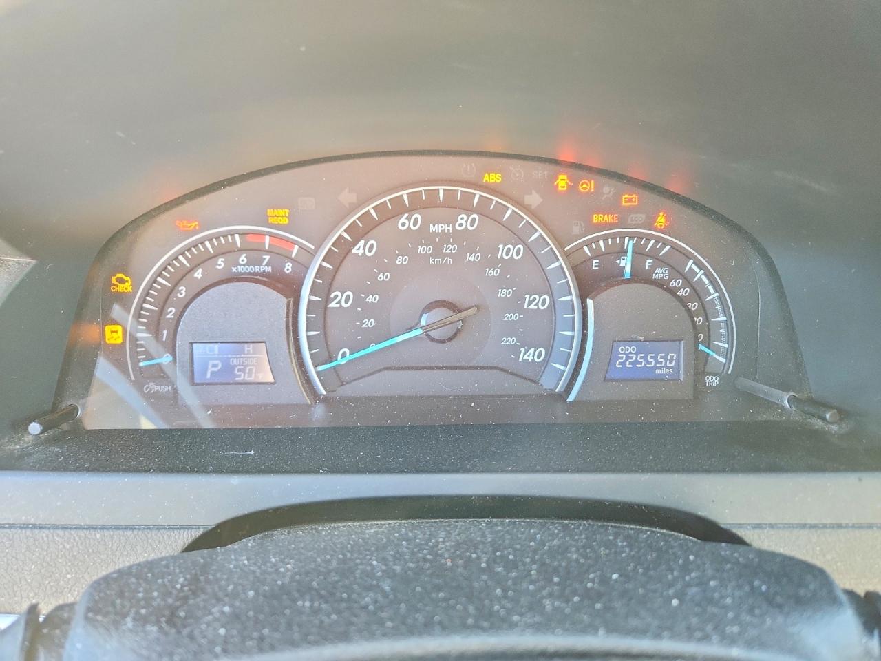 2014 TOYOTA CAMRY L photo 25