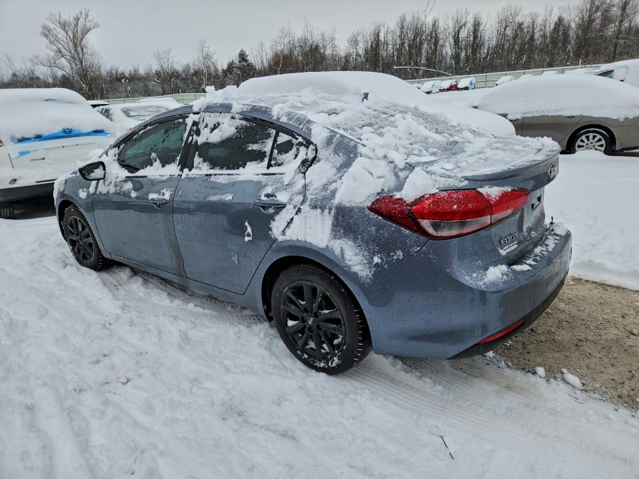 2017 KIA FORTE LX photo 2