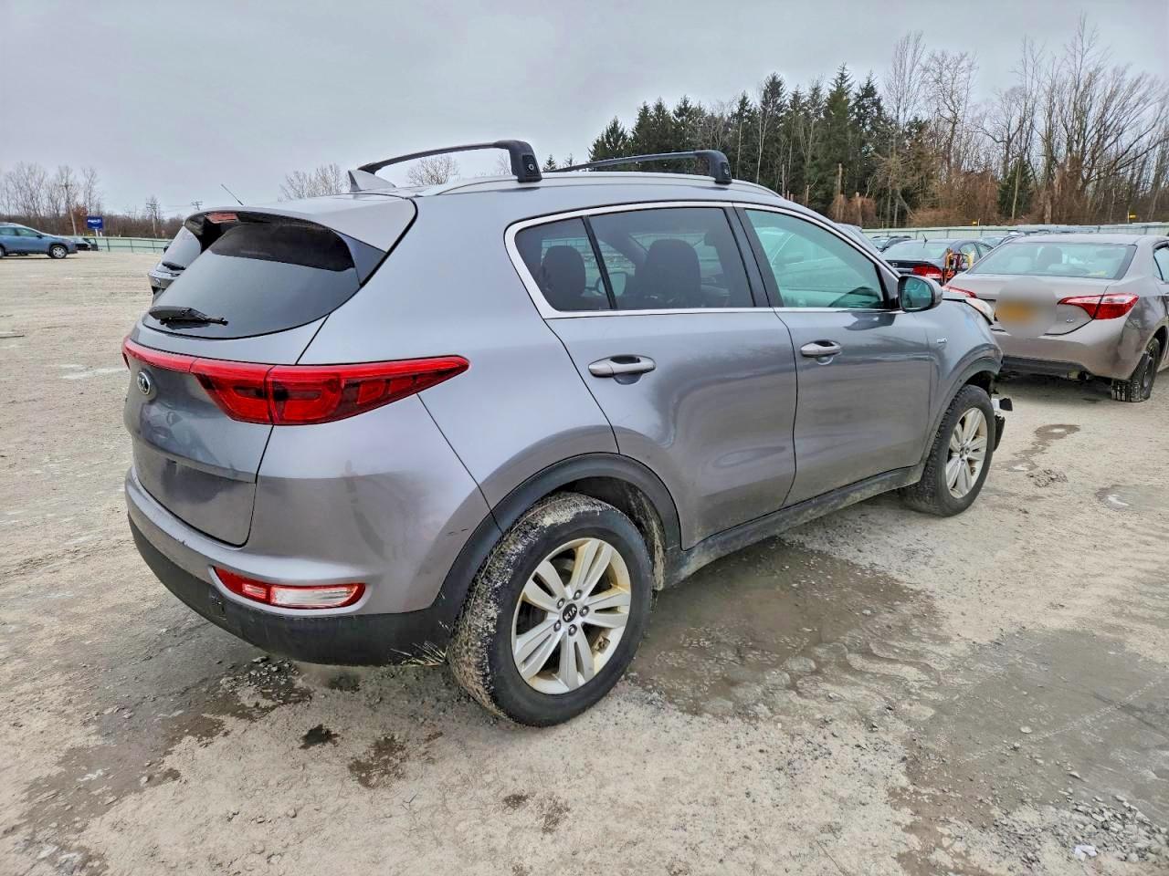 2017 KIA SPORTAGE LX photo 3
