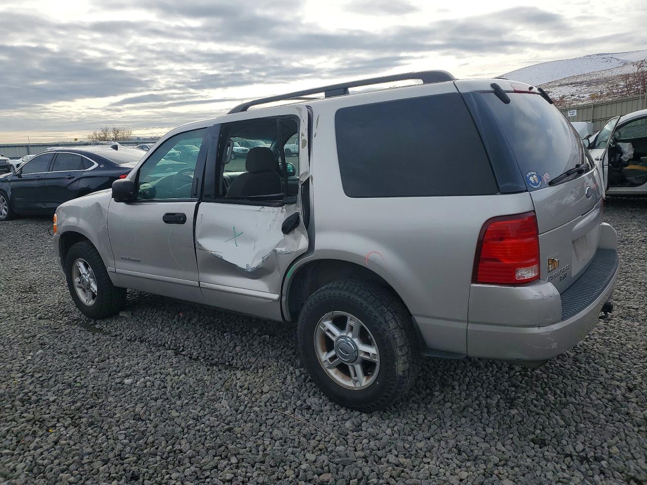 2004 FORD EXPLORER XLT photo 2