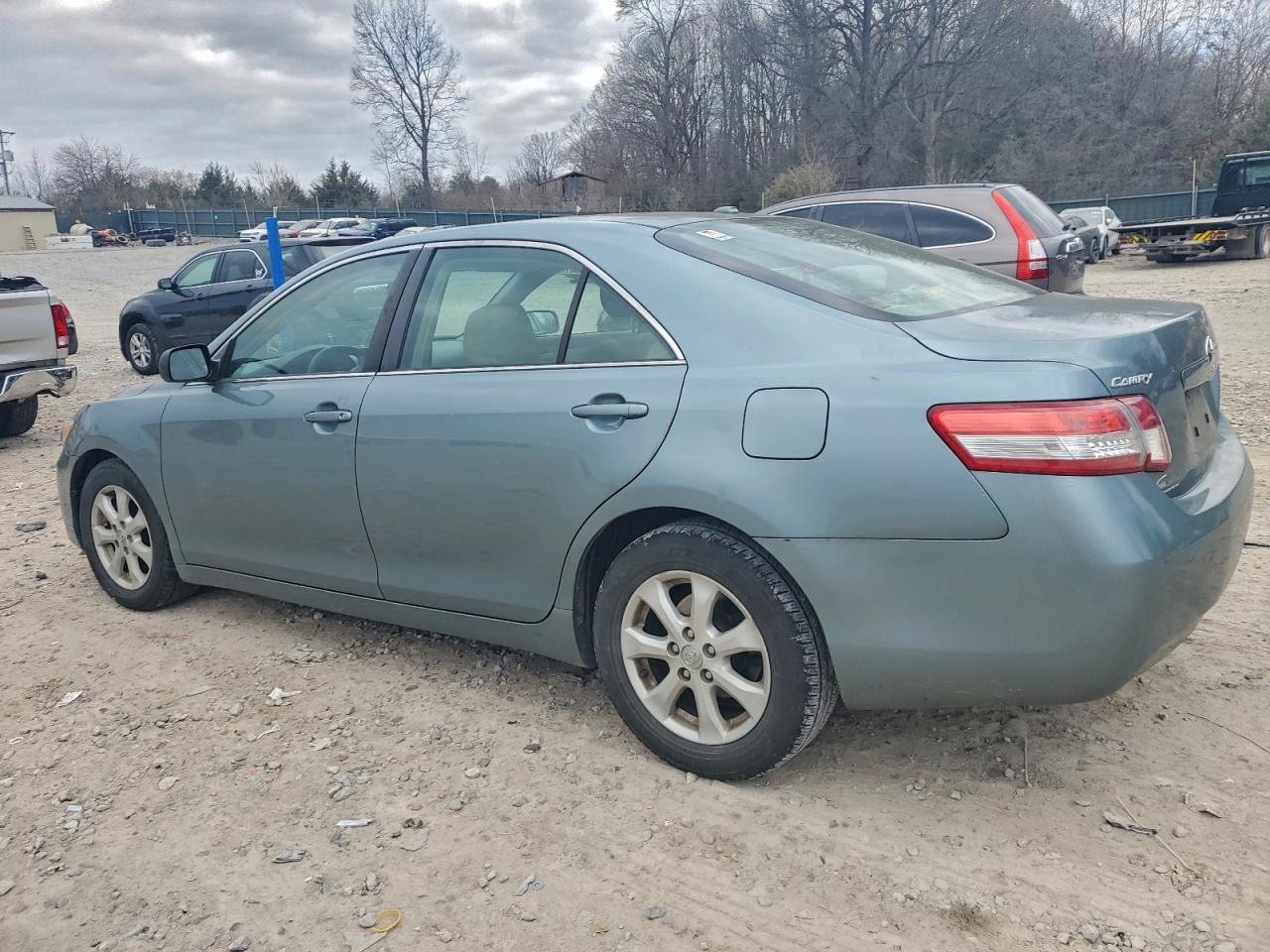 2011 TOYOTA CAMRY BASE photo 2