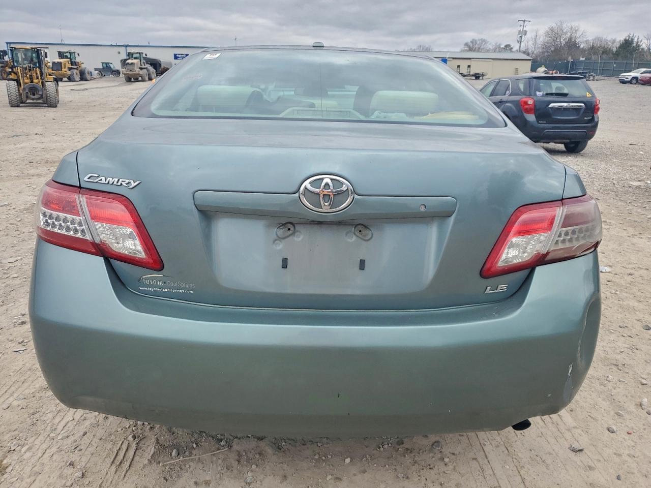 2011 TOYOTA CAMRY BASE photo 6
