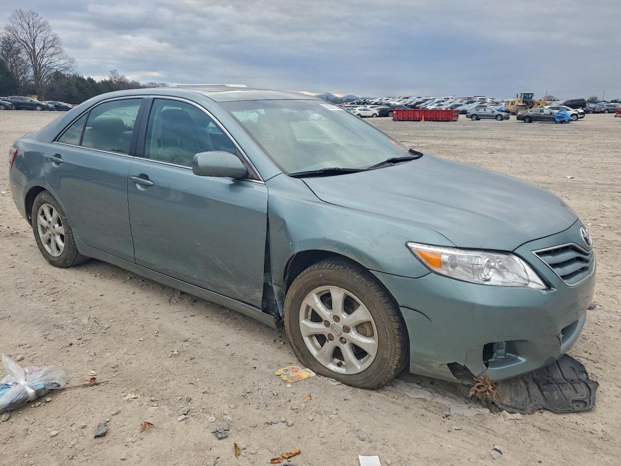 2011 TOYOTA CAMRY BASE photo 4