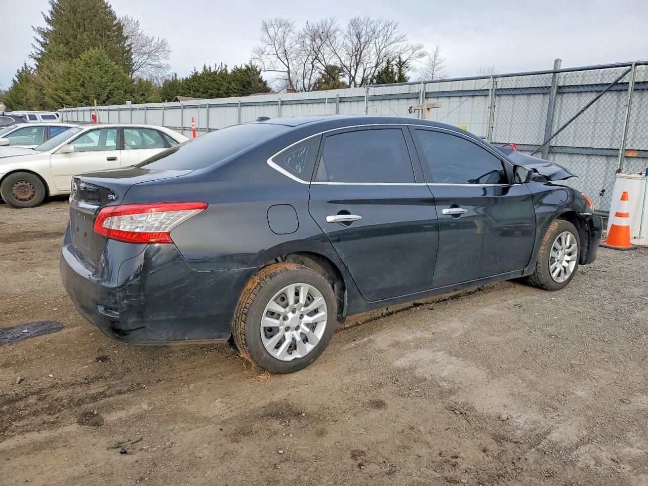 2015 NISSAN SENTRA S photo 3