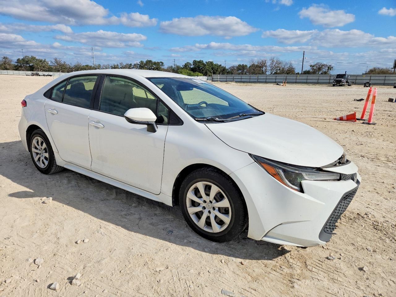 2020 TOYOTA COROLLA LE photo 4